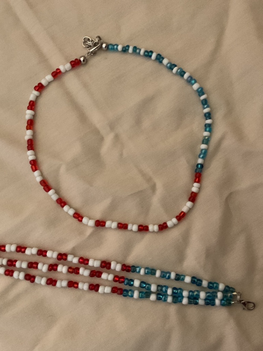 Patriotic beads necklace and bracelet set
